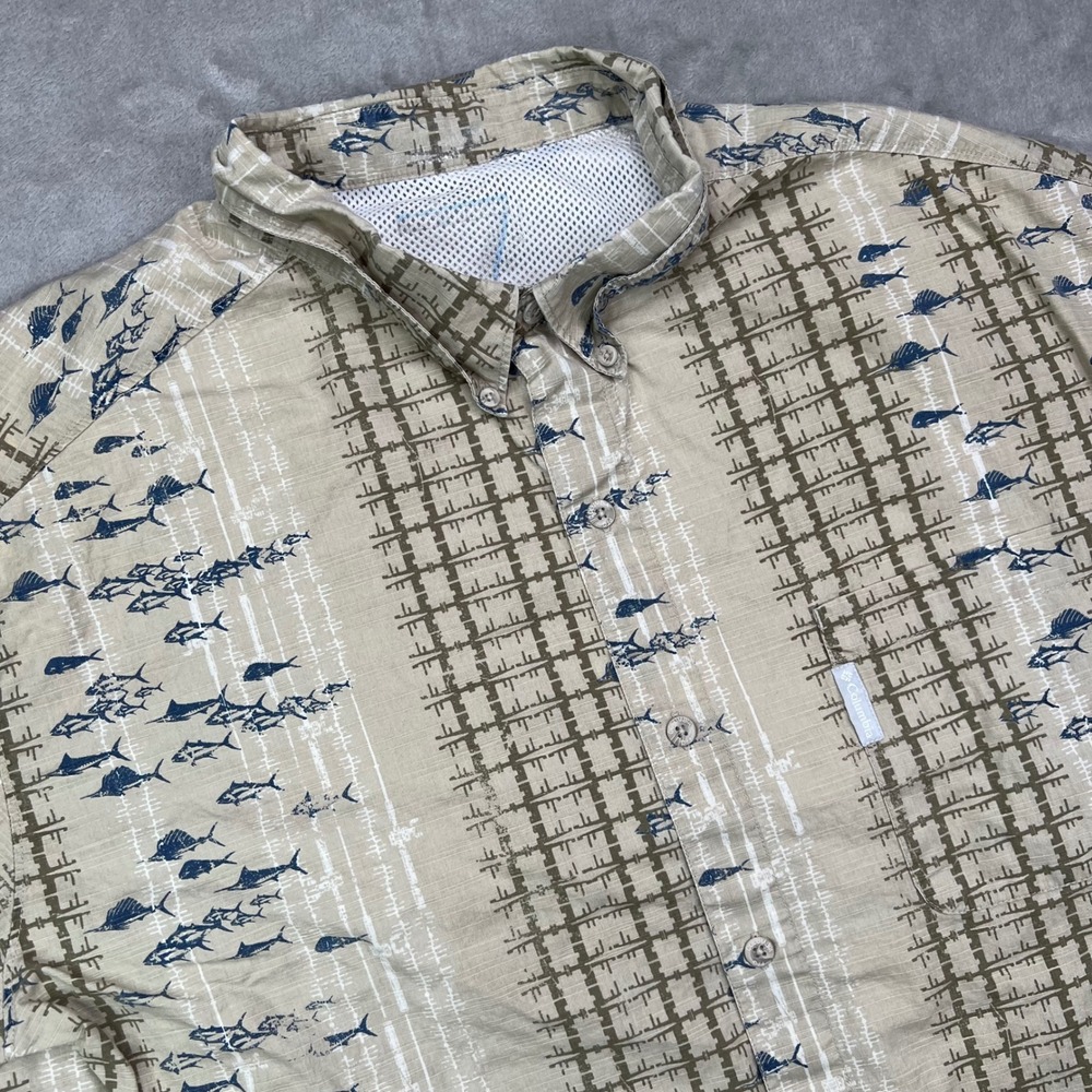 Columbia PFG Fishing‎ Shirt Mens XL Tan Blue Fish Print Short Sleeve Mesh Vent